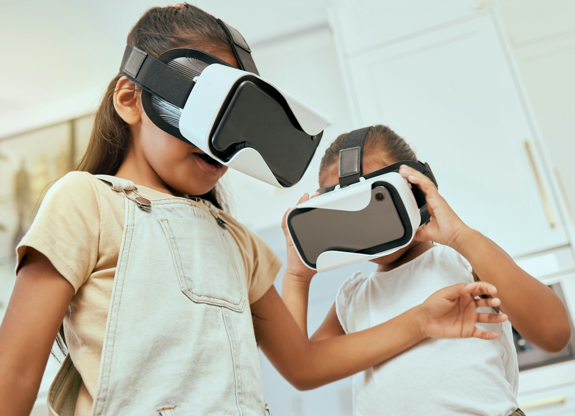 VR, gaming kids and cyber vision, metaverse and fantasy media for video games education, iot innova